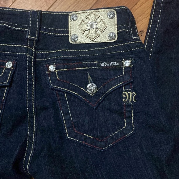 MISS ME SKINNY DARK WASH JEANS SADDLE STITCH POCKET RED,WHITE AND BLUE SZ 27 - Picture 4 of 14